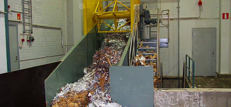 Broke conveyor used in forest industry